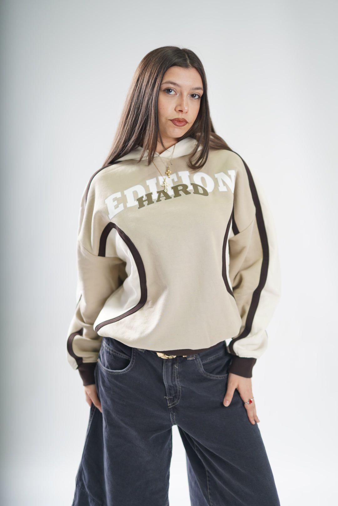 𝑻𝒉𝒓𝒆𝒆 𝑪𝒐𝒍𝒐𝒓 𝑯𝒐𝒐𝒅𝒊𝒆